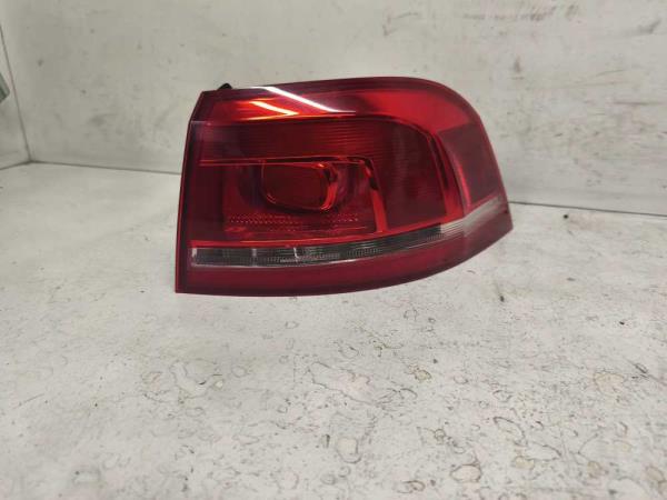 FEU ARRIERE DROIT VW - Vue 1